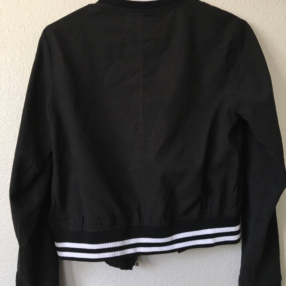 Size S Lightweight Bomber Jacket - image 3